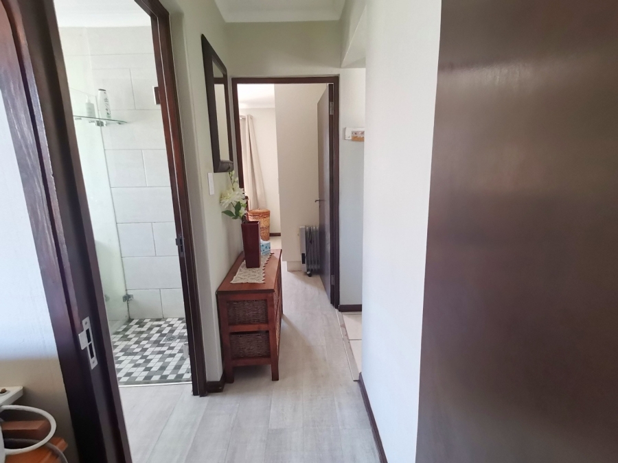 2 Bedroom Property for Sale in Sandbaai Western Cape